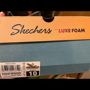 Skechers Luxe Foam
